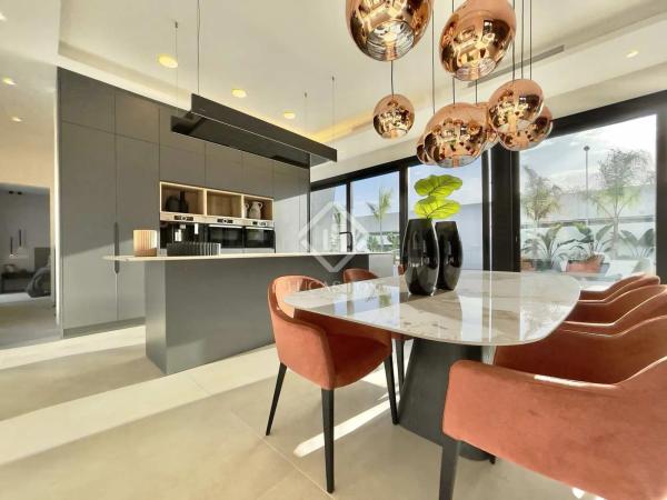 Casa independiente en calle Sorolla