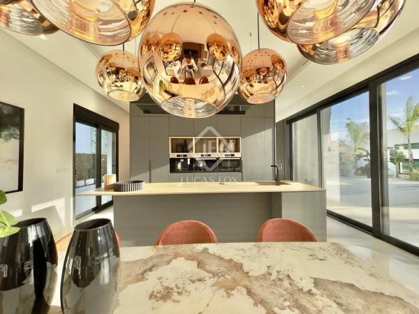 Casa independiente en calle Sorolla