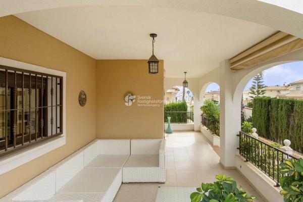 Casa independiente en calle Islas Baleares, 21