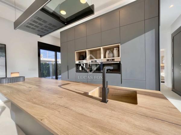 Casa independiente en calle Sorolla