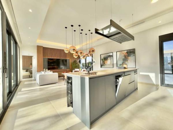 Casa independiente en calle Sorolla