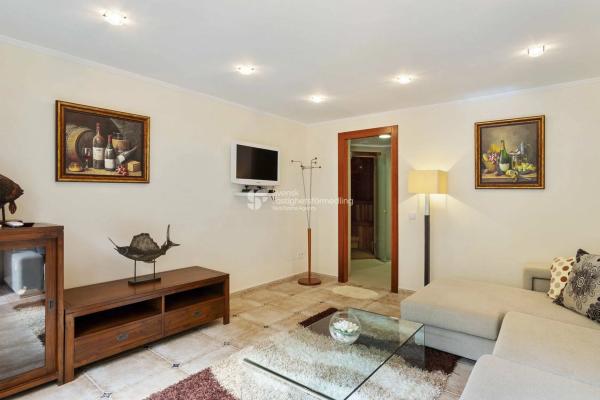 Casa independiente en calle Islas Baleares, 21