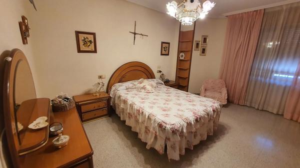 Casa independiente en calle Camilo José Cela, 9