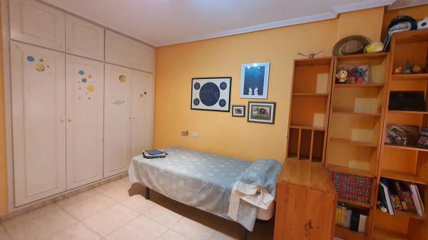 Casa independiente en calle Camilo José Cela, 9