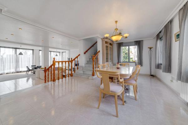 Casa independiente en calle del número siete