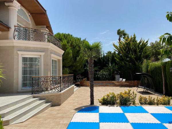 Casa independiente en avenida Antonio Quesada, 54