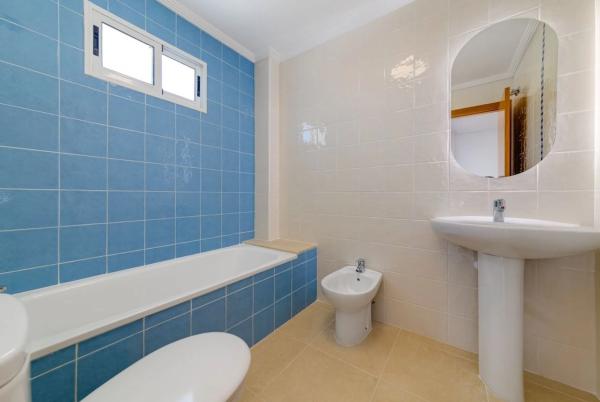 Casa independiente en calle Luis Garcia Berlanga s/n