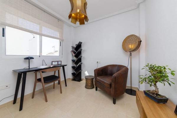 Casa independiente en calle Luis Garcia Berlanga s/n