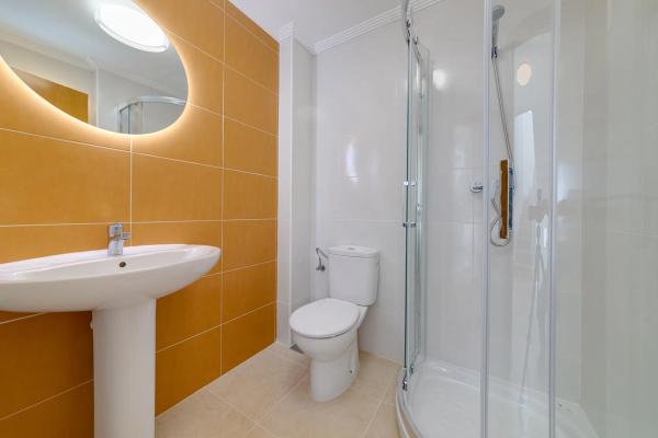 Casa independiente en calle Luis Garcia Berlanga s/n