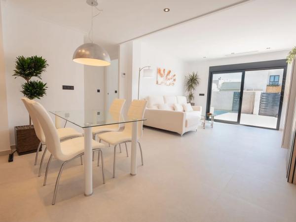 Casa independiente en 48h5+8qp San Fulgencio