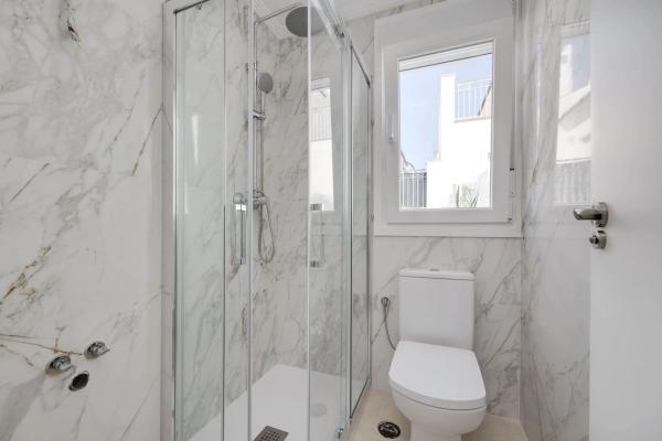 Casa independiente en calle Winston Churchill, 2