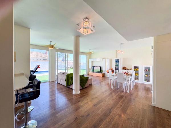 Casa independiente en calle Arcipreste de Hita