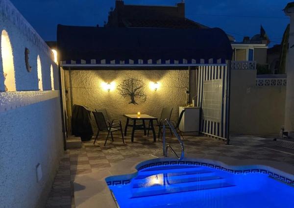 Casa independiente en calle Helsinki, 13