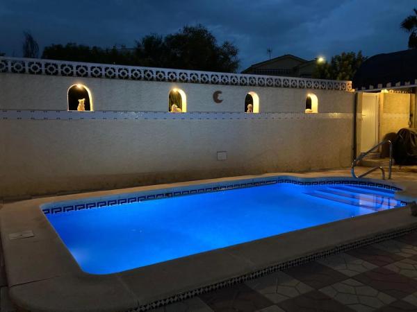 Casa independiente en calle Helsinki, 13