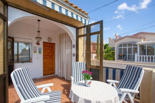 Casa independiente en calle Helsinki, 13