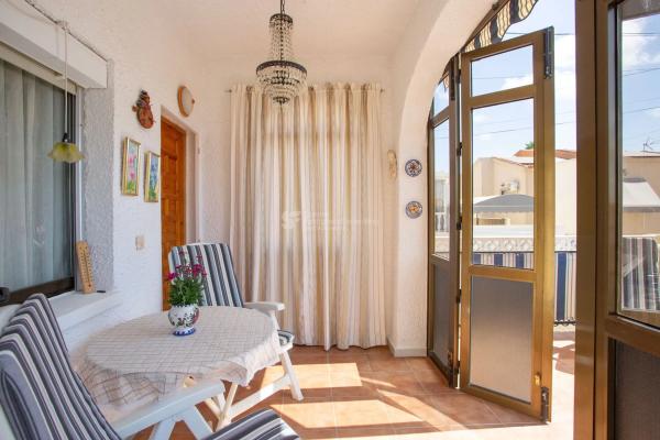 Casa independiente en calle Helsinki, 13