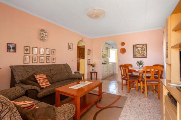 Casa independiente en calle Helsinki, 13