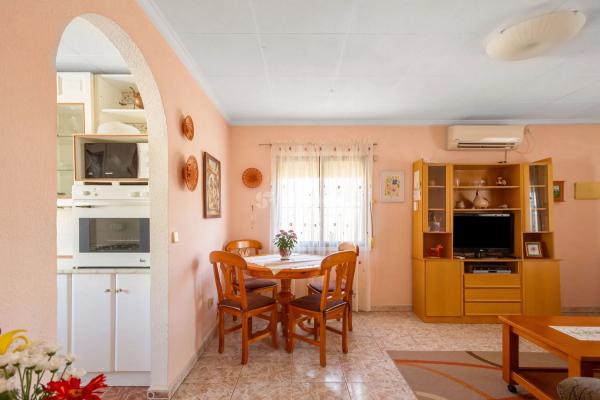 Casa independiente en calle Helsinki, 13