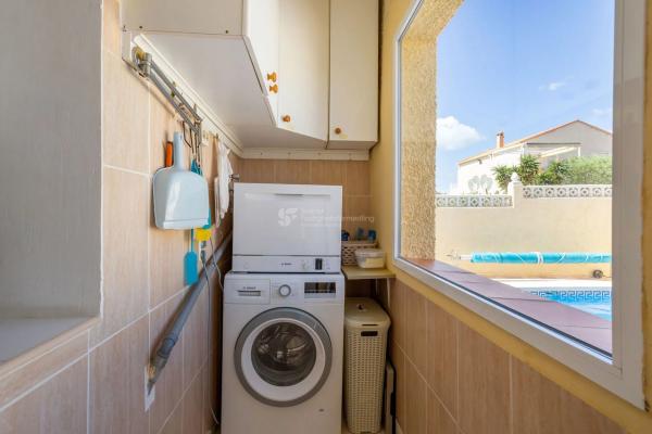 Casa independiente en calle Helsinki, 13