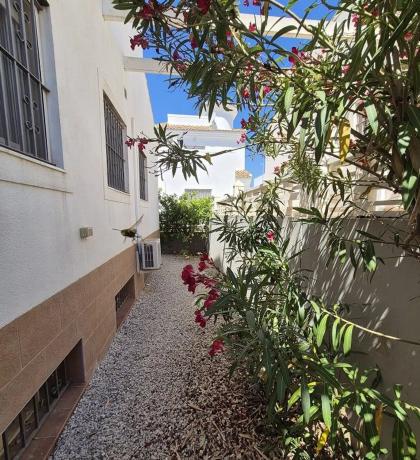 Casa independiente en calle Luis Buñuel