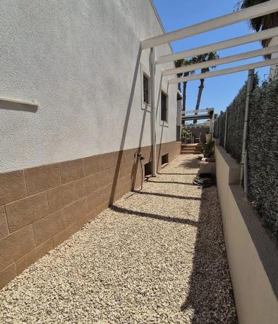 Casa independiente en calle Luis Buñuel