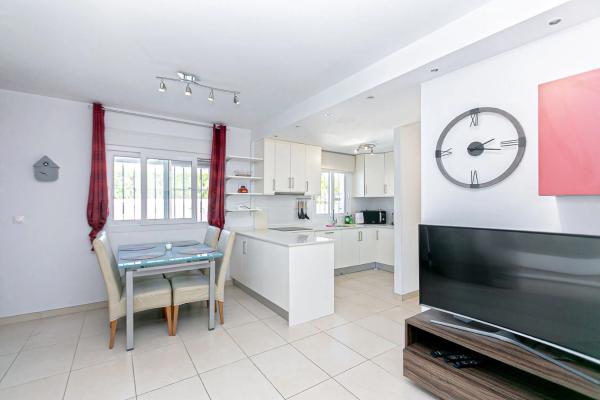 Casa independiente en calle Luis Bunuel, 1