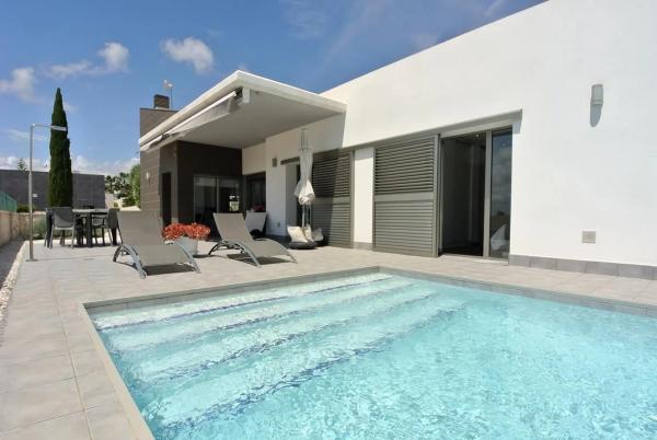 Casa independiente en calle Juan Antonio Barden, 17