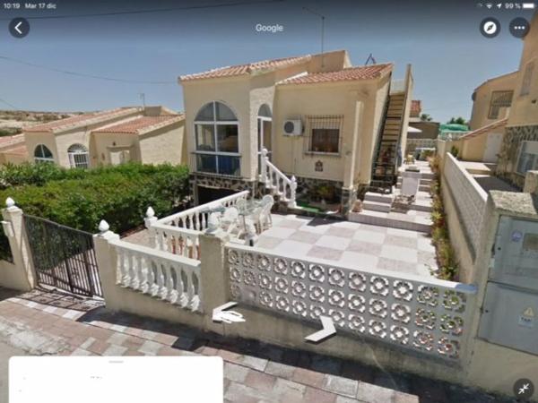 Casa independiente en Urbanizacion la Marina, 4