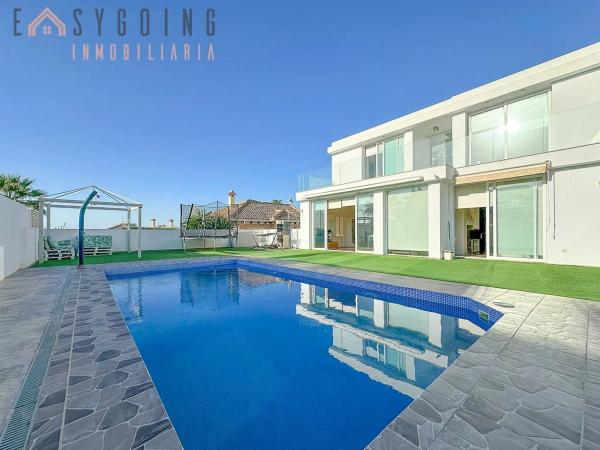 Casa independiente en calle Arcipreste de Hita