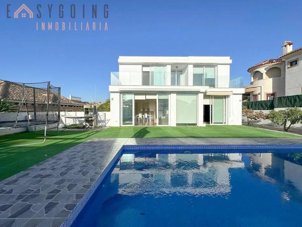 Casa independiente en calle Arcipreste de Hita