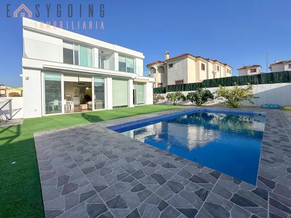 Casa independiente en calle Arcipreste de Hita