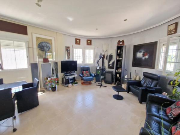 Casa independiente en calle picasso