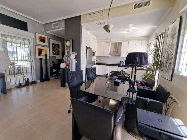 Casa independiente en calle picasso