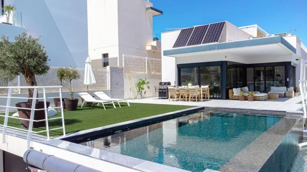 Casa independiente en calle lo Aguirre