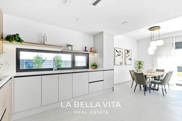 Casa independiente en calle Finlandia, 6