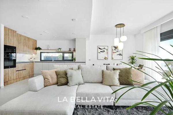 Casa independiente en calle Finlandia, 6