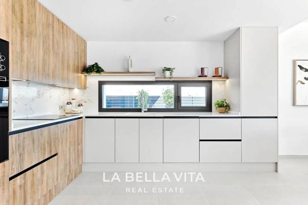 Casa independiente en calle Finlandia, 6