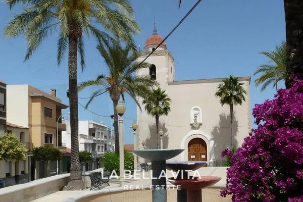 Casa independiente en calle Alicante, 6