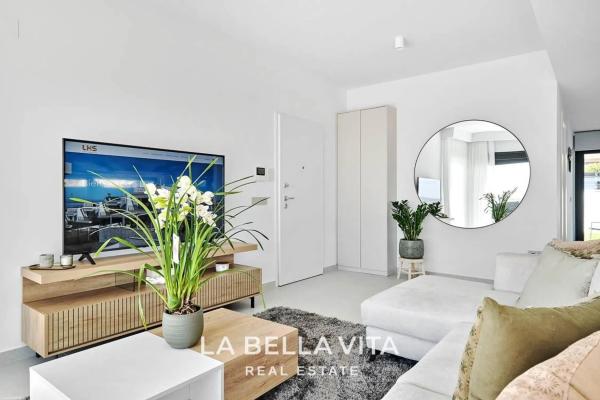 Casa independiente en calle Finlandia, 6