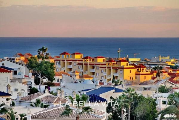 Casa independiente en calle Alicante, 6