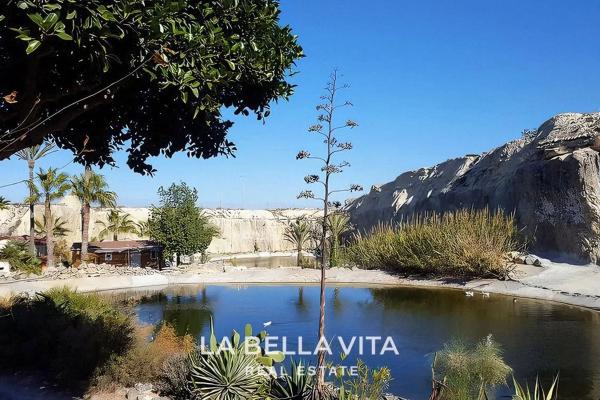 Casa independiente en calle Alicante, 6