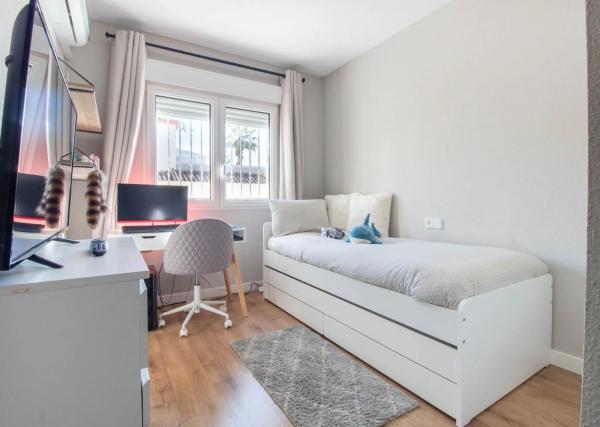 Casa independiente en calle Marbella, 68