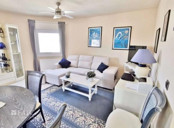 Casa independiente en calle Alcoy