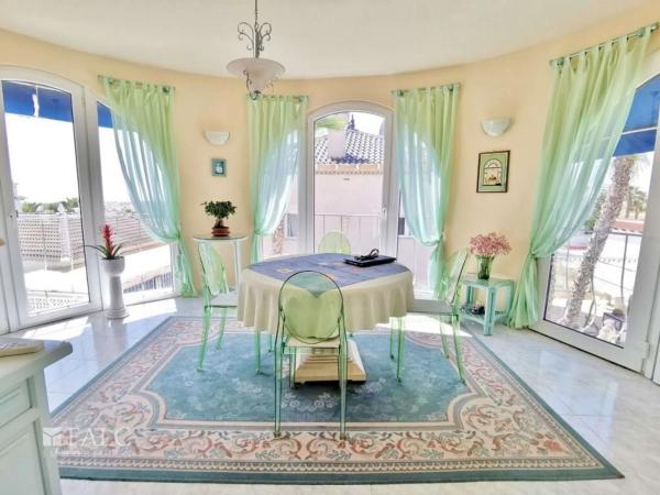 Casa independiente en calle Alcoy