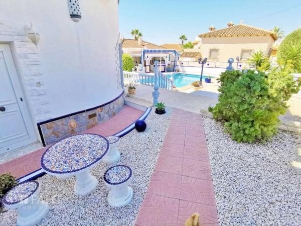 Casa independiente en calle Alcoy