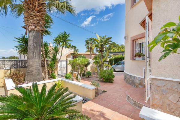 Casa independiente en calle Dinamarca, 27