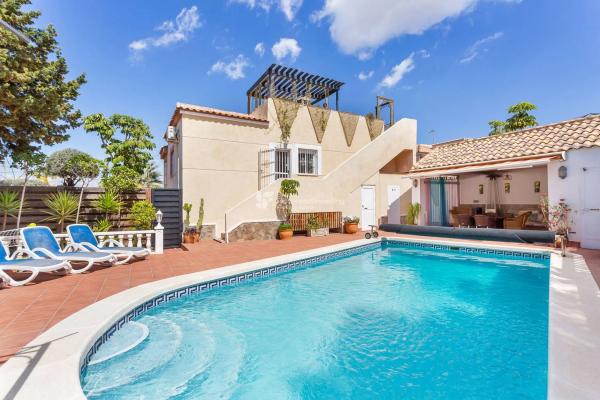 Casa independiente en calle Dinamarca, 27