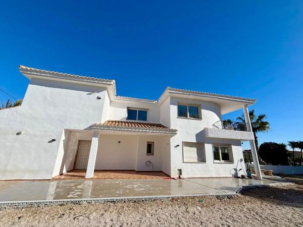 Casa independiente en calle Río Segura