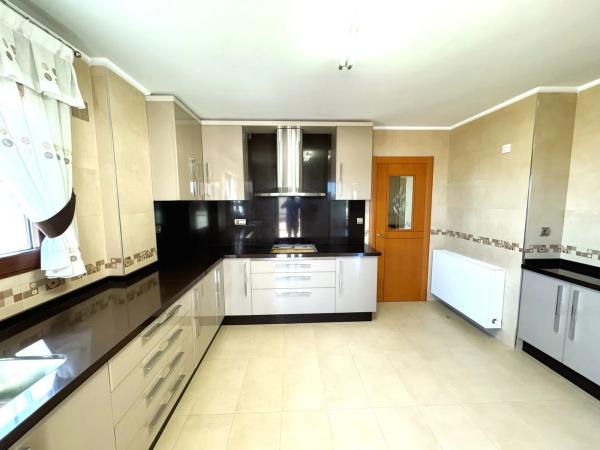 Casa independiente en avenida Poniente Balcón Costa