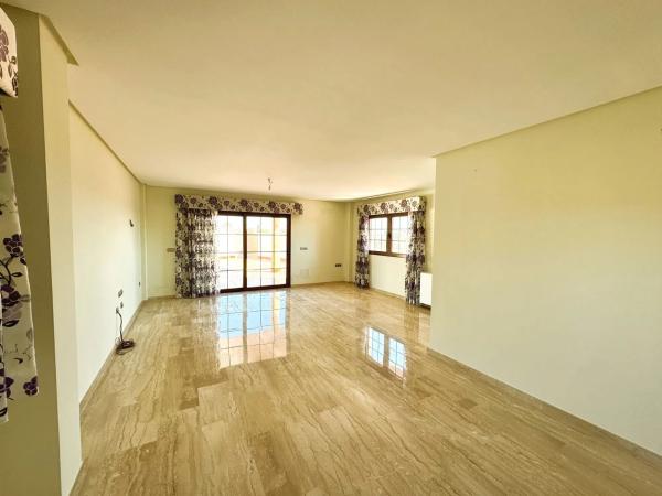 Casa independiente en avenida Poniente Balcón Costa